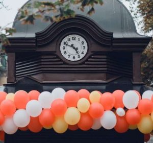 College balloon decoration